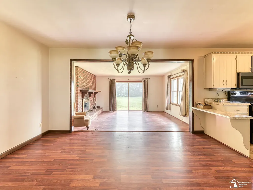 1810 Whipple Street Ash Township MI 48117