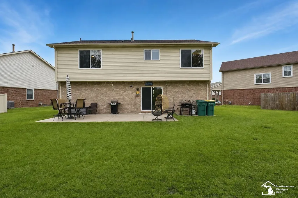29229 Hunter Court Brownstown Charter Township MI 48183