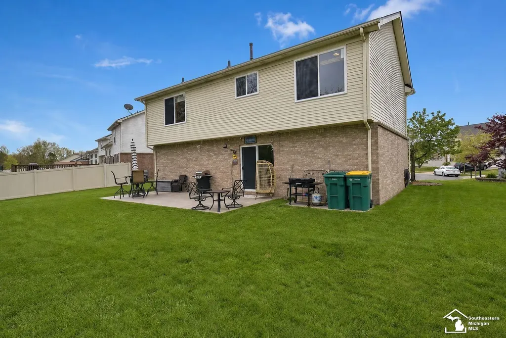 29229 Hunter Court Brownstown Charter Township MI 48183