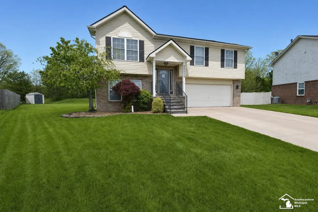29229 Hunter Court Brownstown Charter Township MI 48183