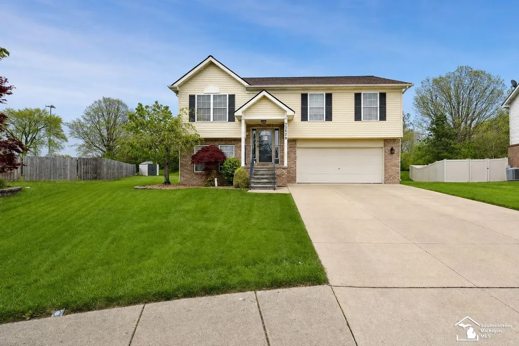 29229 Hunter Court Brownstown Charter Township MI 48183