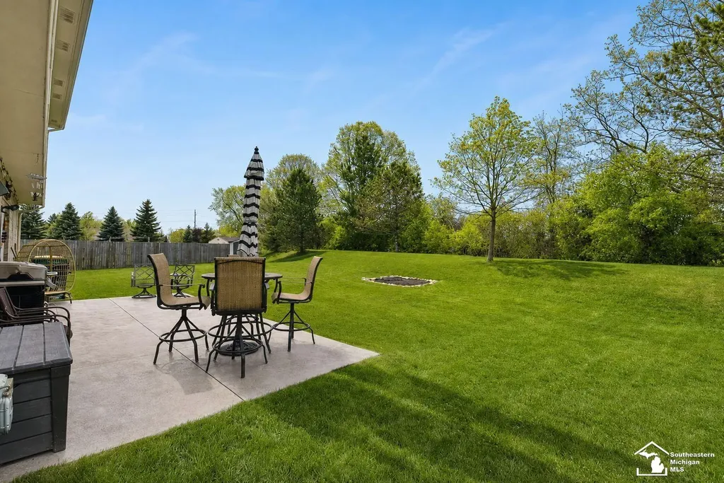 29229 Hunter Court Brownstown Charter Township MI 48183