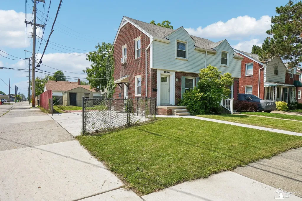 1886 15th Street Wyandotte City MI 48192