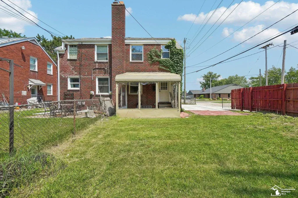 1886 15th Street Wyandotte City MI 48192