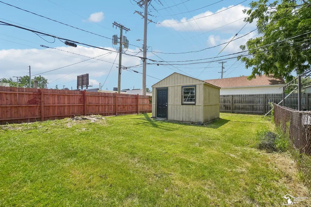 1886 15th Street Wyandotte City MI 48192