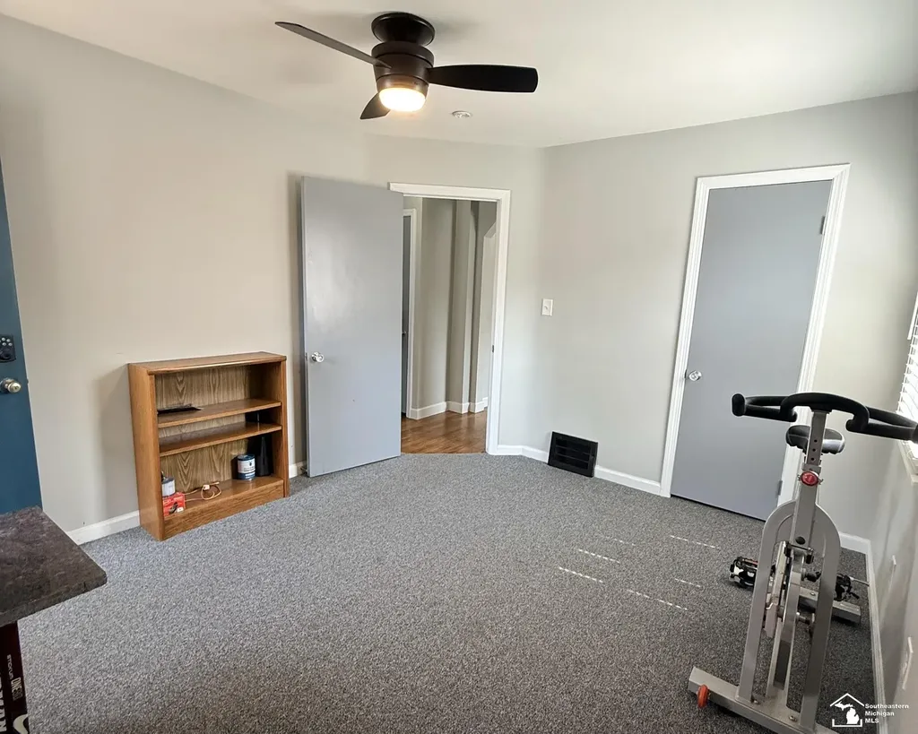 14601 Arlington Street Allen Park City MI 48101
