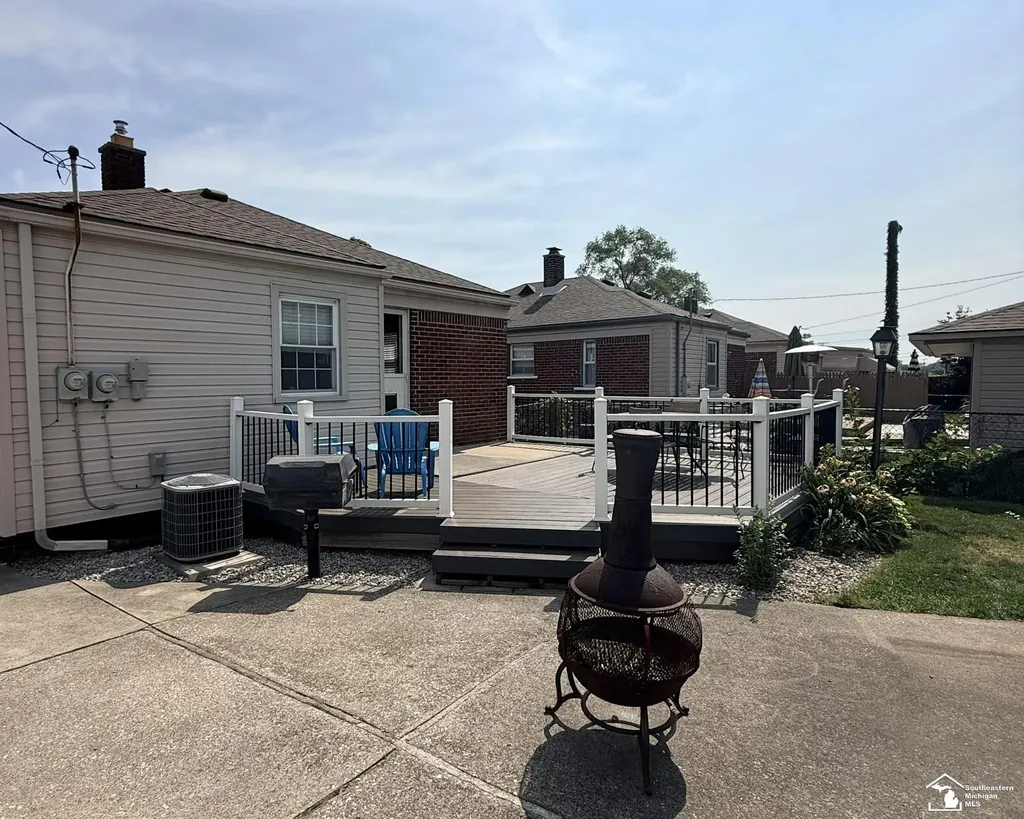 14601 Arlington Street Allen Park City MI 48101