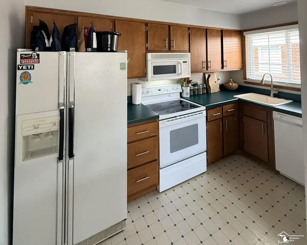 14601 Arlington Street Allen Park City MI 48101