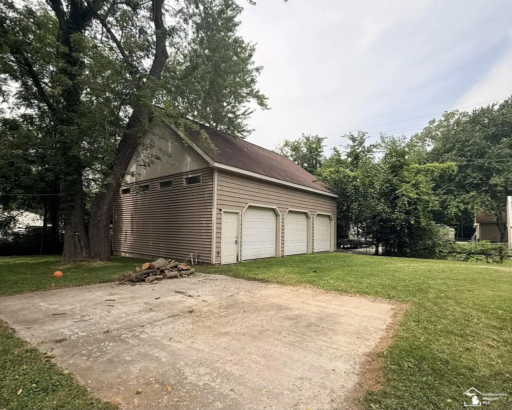 27114 Milan Street Huron Charter Township MI 48164