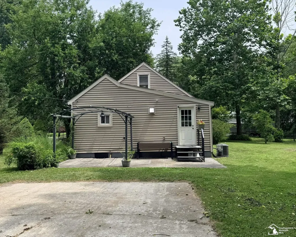 27114 Milan Street Huron Charter Township MI 48164