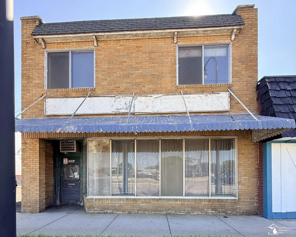 1093 Fort Street Wyandotte City MI 48192