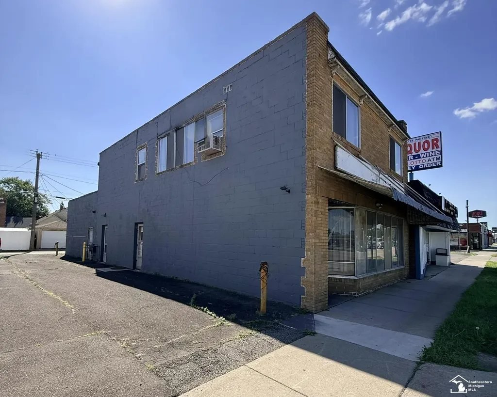 1093 Fort Street Wyandotte City MI 48192
