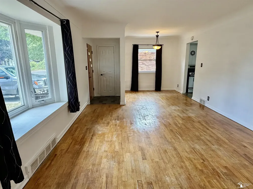 946 Western Avenue Monroe City MI 48161