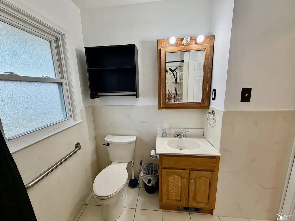 946 Western Avenue Monroe City MI 48161