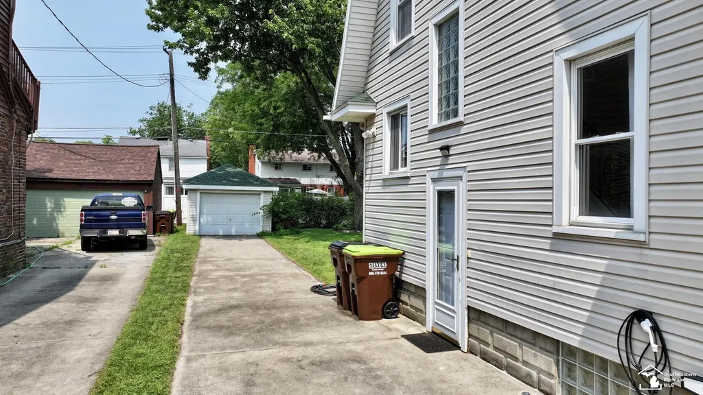 615 Borgess Avenue Monroe City MI 48162
