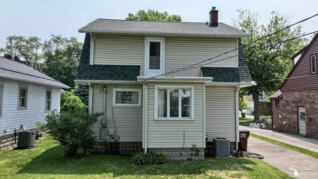 615 Borgess Avenue Monroe City MI 48162