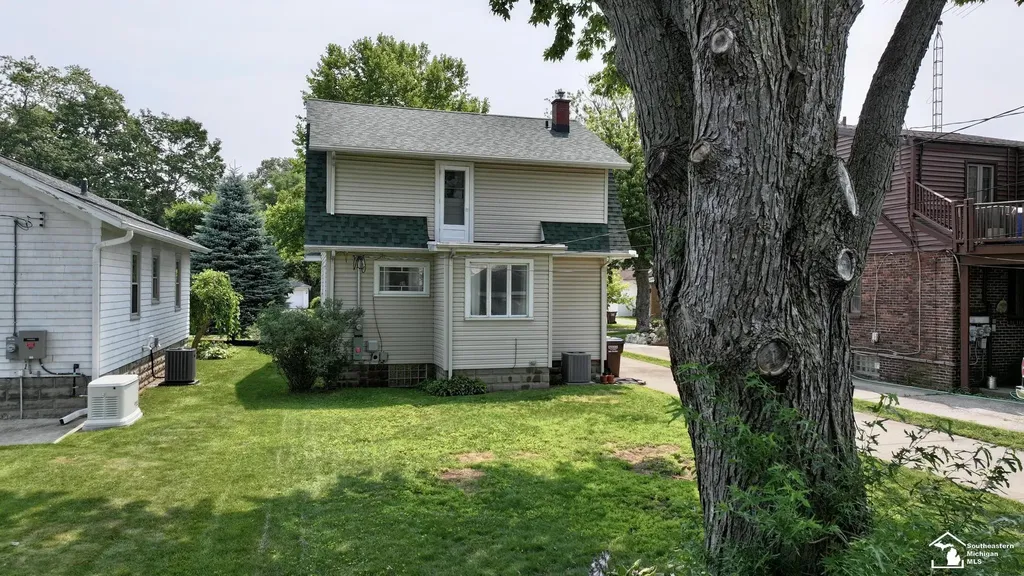 615 Borgess Avenue Monroe City MI 48162