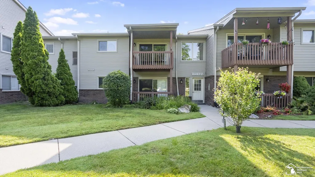 10177 Nancys Boulevard Grosse Ile Township MI 48138