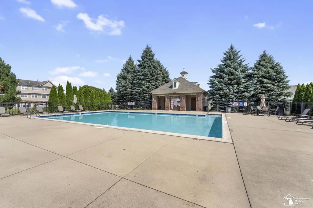 1346 Hillcrest Drive Waterford Charter Township MI 48327