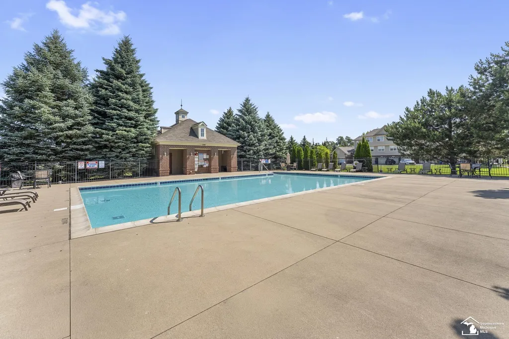1346 Hillcrest Drive Waterford Charter Township MI 48327