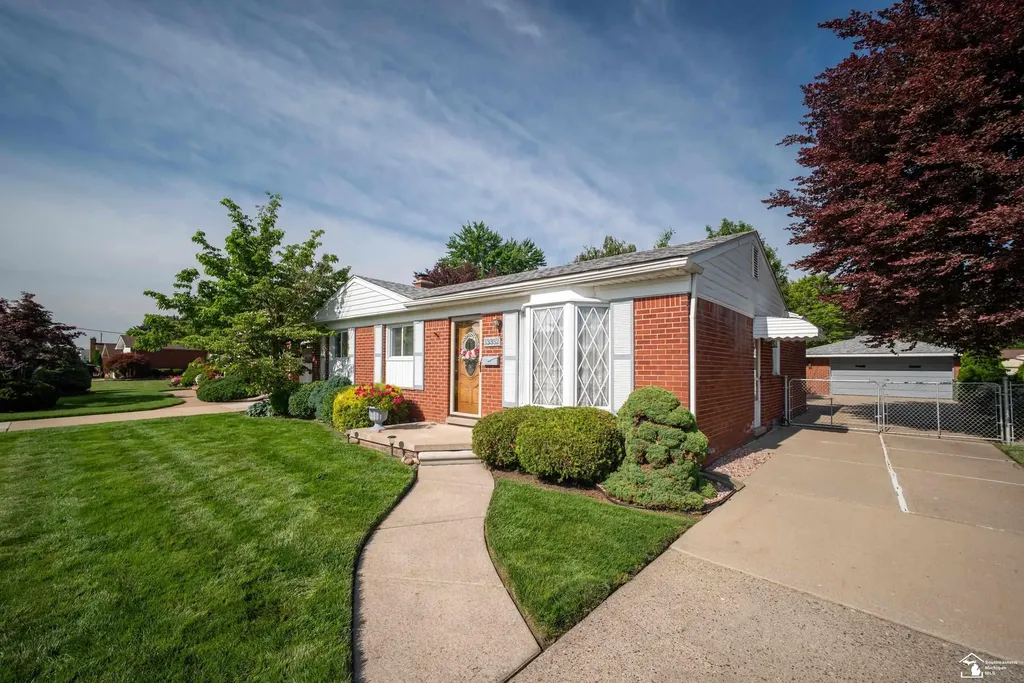 13352 Karl Avenue Southgate City MI 48195