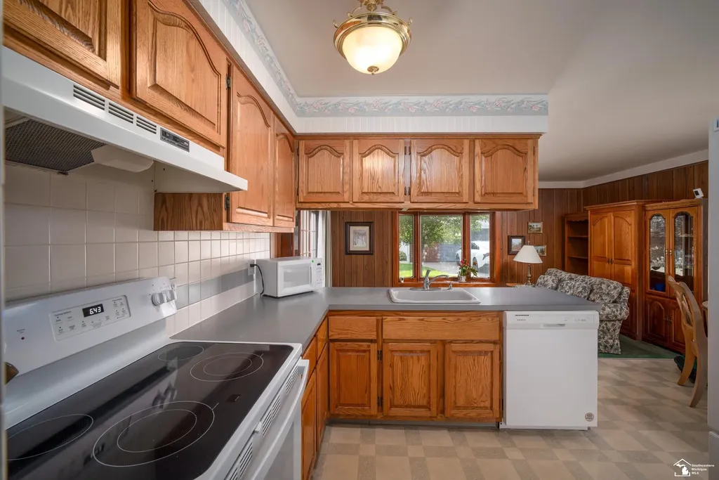 13352 Karl Avenue Southgate City MI 48195