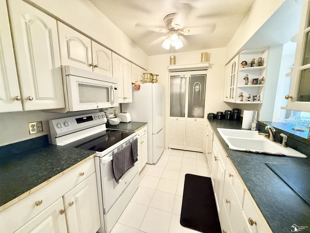 623 Leveque Circle Frenchtown Township MI 48117