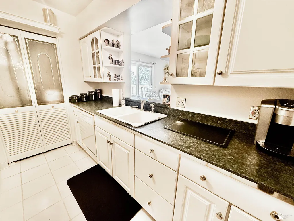 623 Leveque Circle Frenchtown Township MI 48117