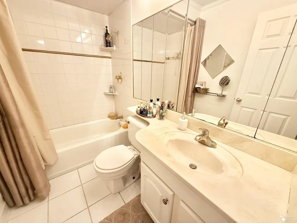 623 Leveque Circle Frenchtown Township MI 48117