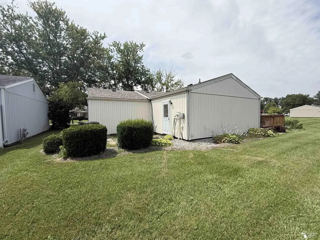 623 Leveque Circle Frenchtown Township MI 48117