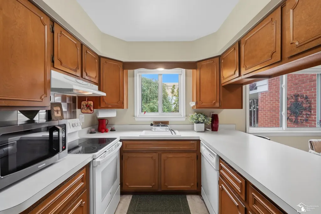 14216 Balsam Street Southgate City MI 48195