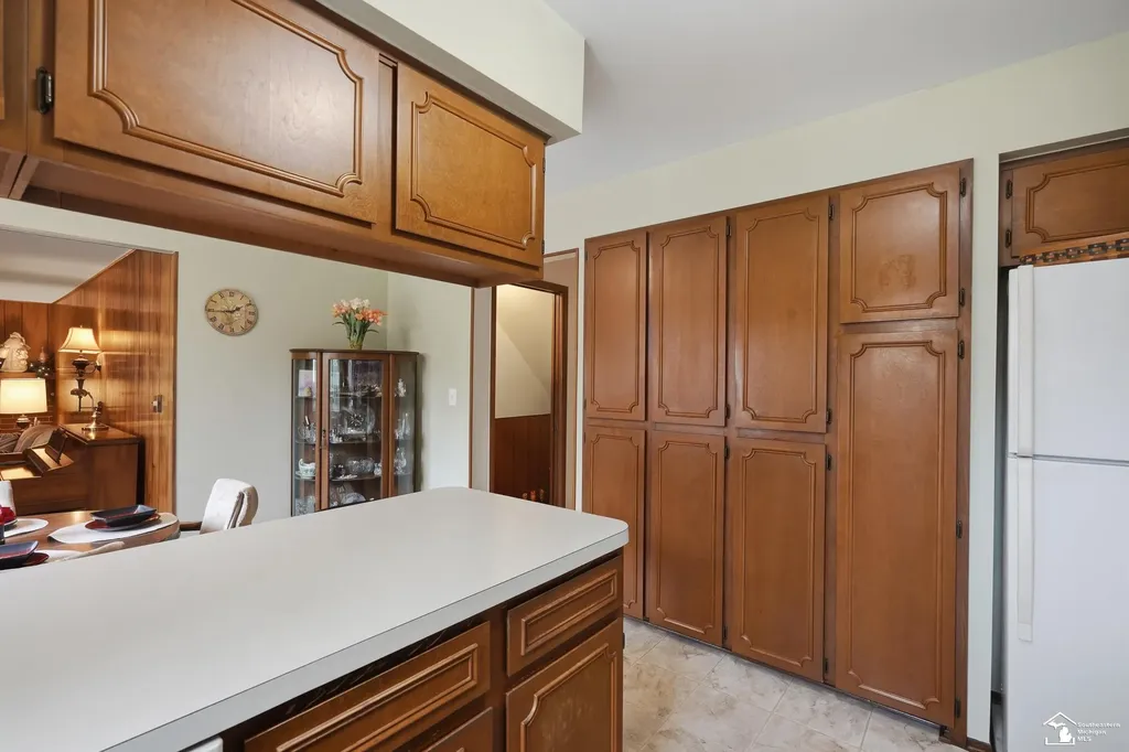 14216 Balsam Street Southgate City MI 48195