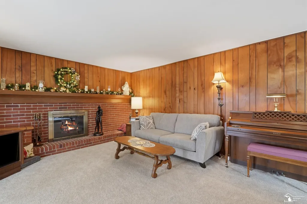 14216 Balsam Street Southgate City MI 48195