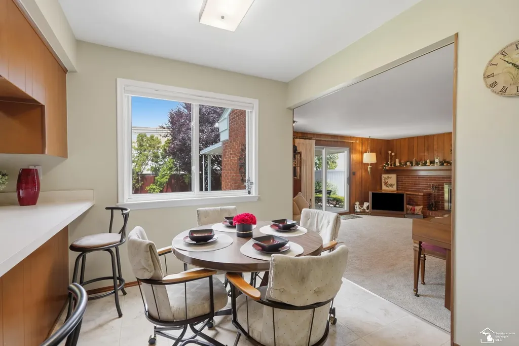 14216 Balsam Street Southgate City MI 48195