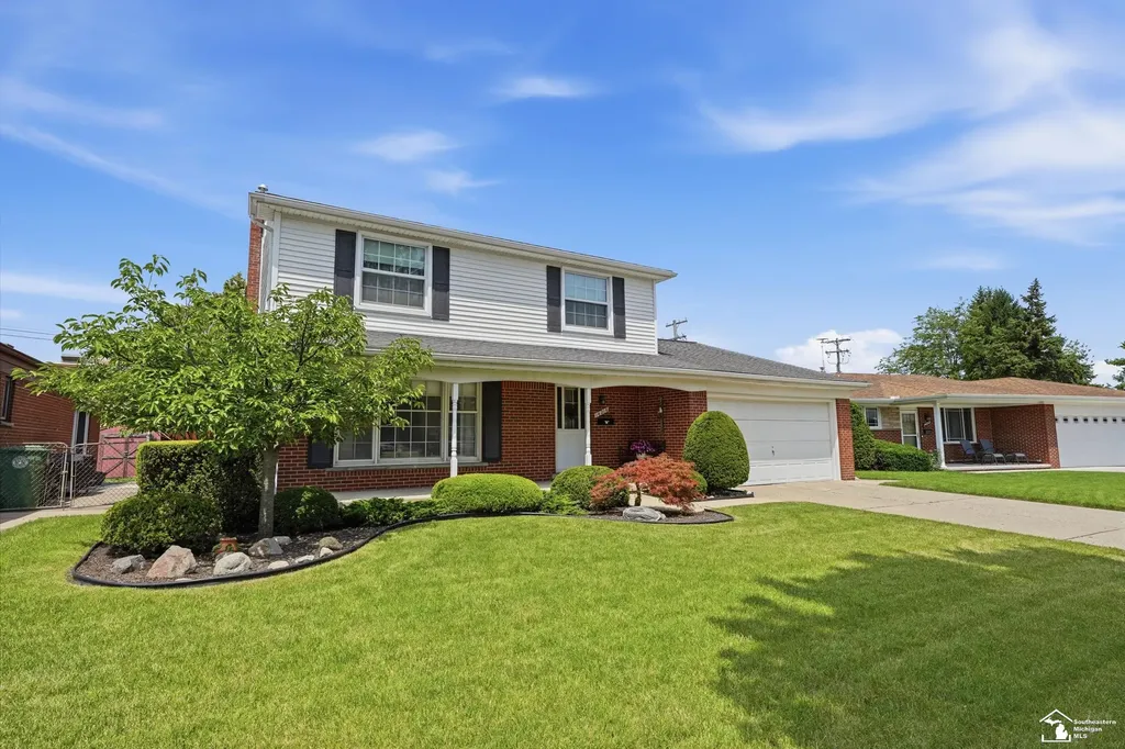 14216 Balsam Street Southgate City MI 48195