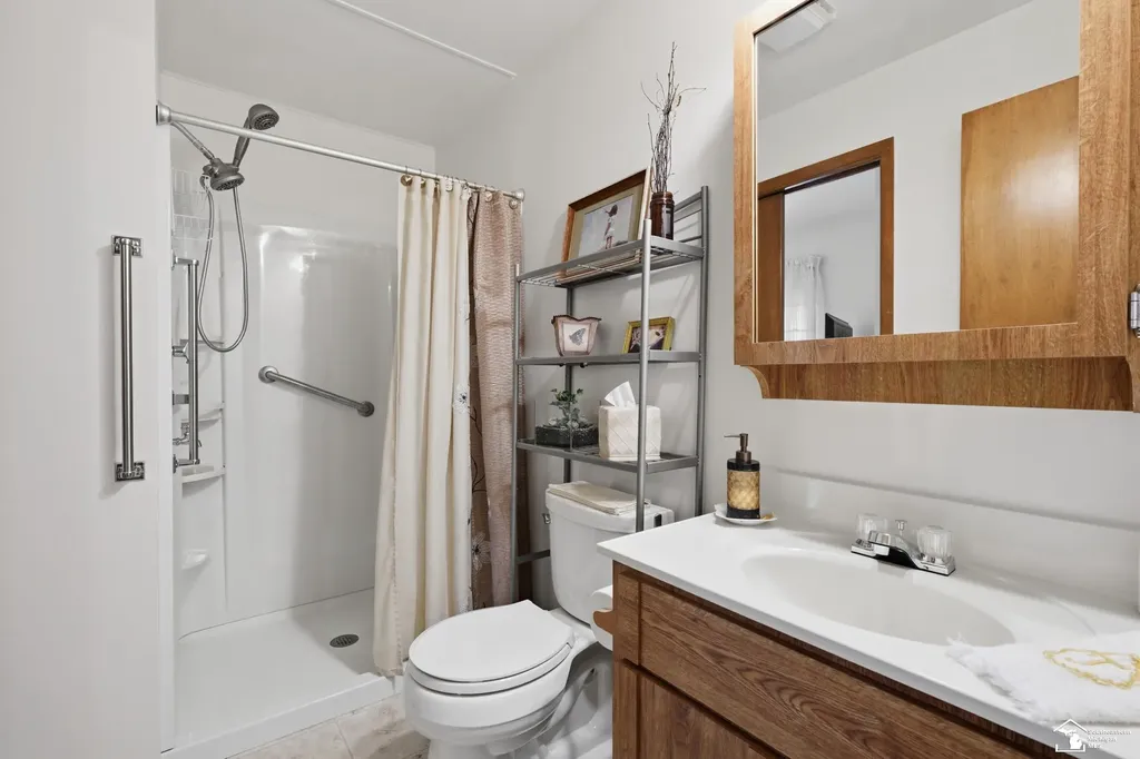 14216 Balsam Street Southgate City MI 48195