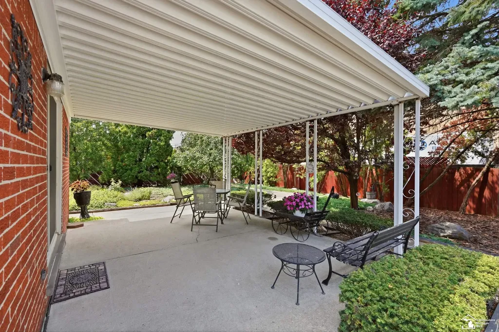 14216 Balsam Street Southgate City MI 48195