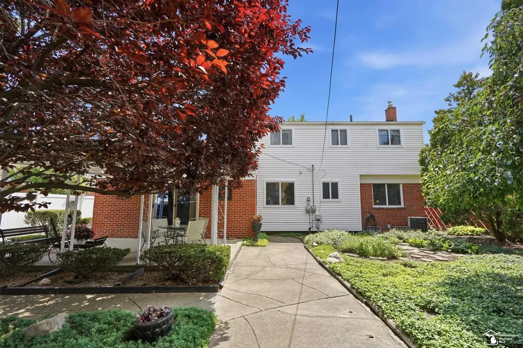 14216 Balsam Street Southgate City MI 48195