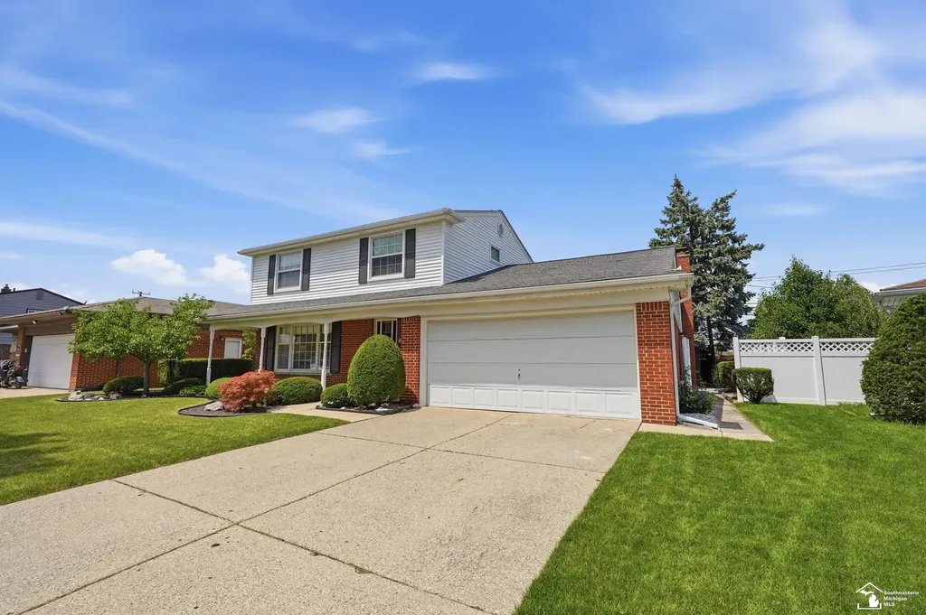 14216 Balsam Street Southgate City MI 48195
