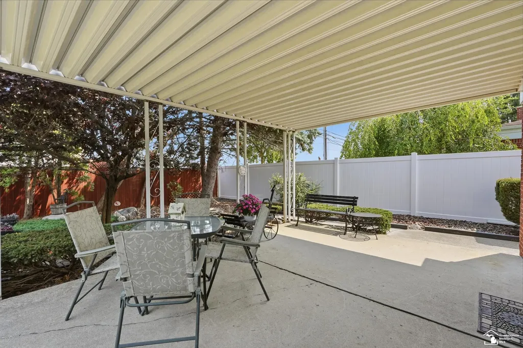 14216 Balsam Street Southgate City MI 48195