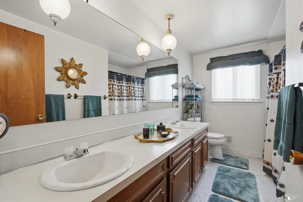 14216 Balsam Street Southgate City MI 48195
