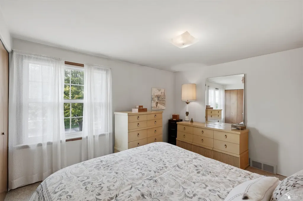 14216 Balsam Street Southgate City MI 48195
