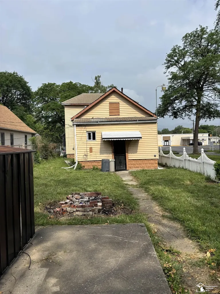 251 Beechwood Street River Rouge City MI 48218