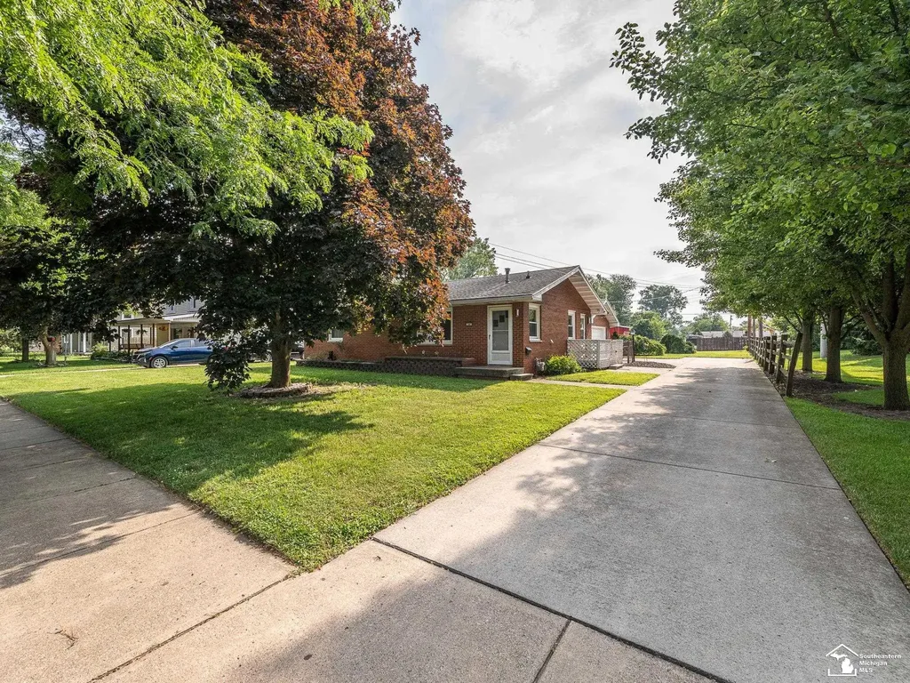 240 Ypsilanti Street Dundee Village MI 48131
