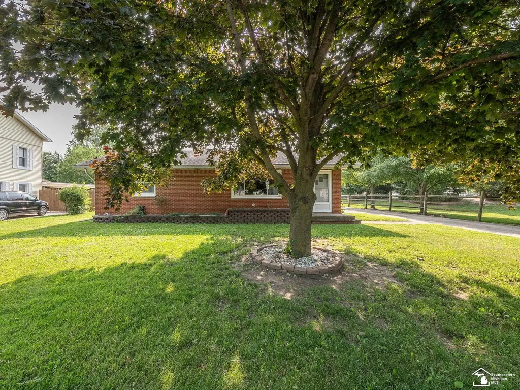 240 Ypsilanti Street Dundee Village MI 48131