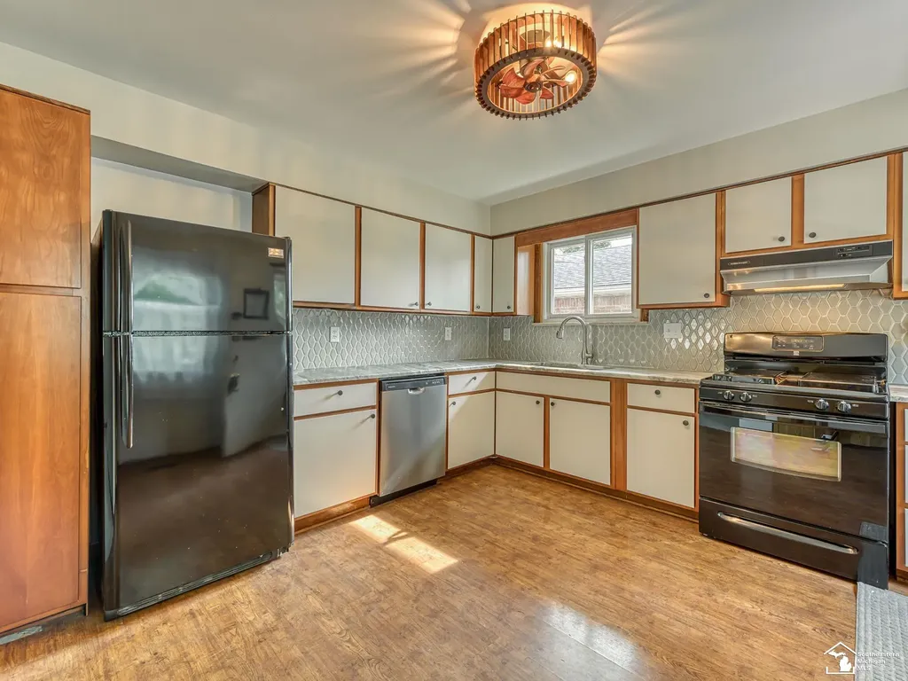 240 Ypsilanti Street Dundee Village MI 48131