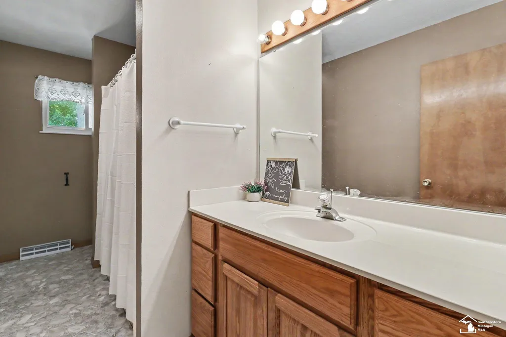 7441 Indian Road Bedford Township MI 48182