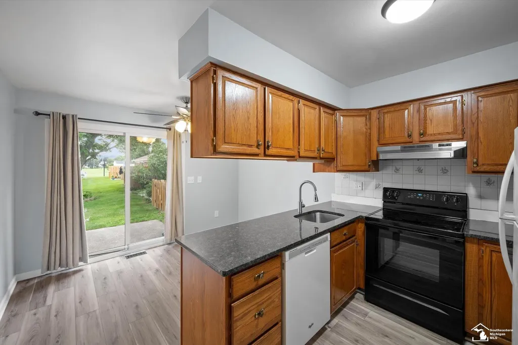 17400 Rudgate Street Southgate City MI 48195