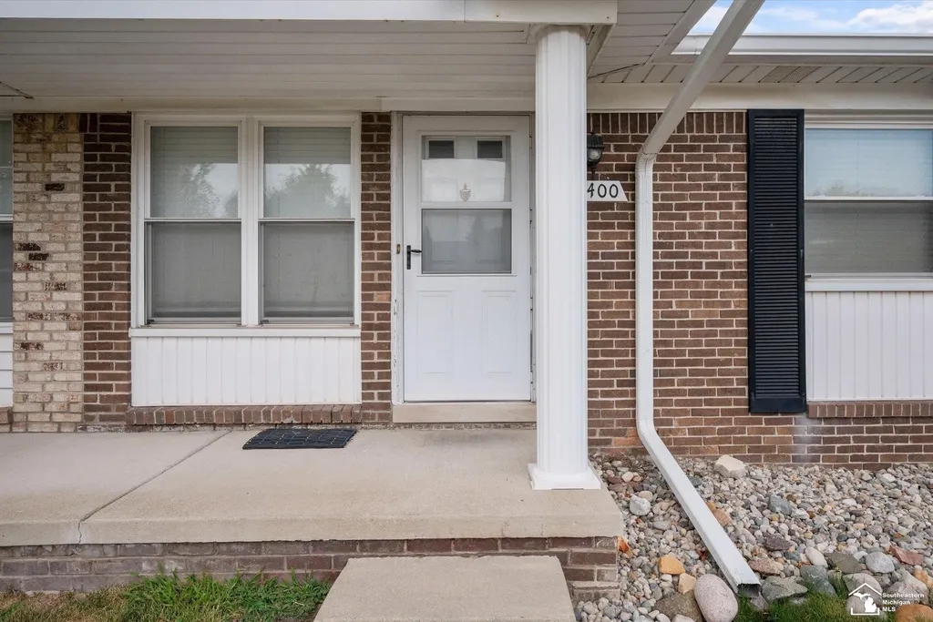 17400 Rudgate Street Southgate City MI 48195