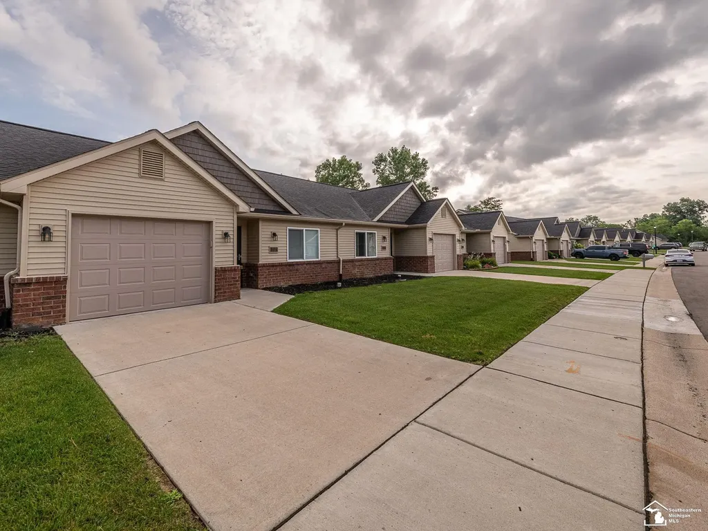 5102 Volterra Drive Monroe Charter Township MI 48161